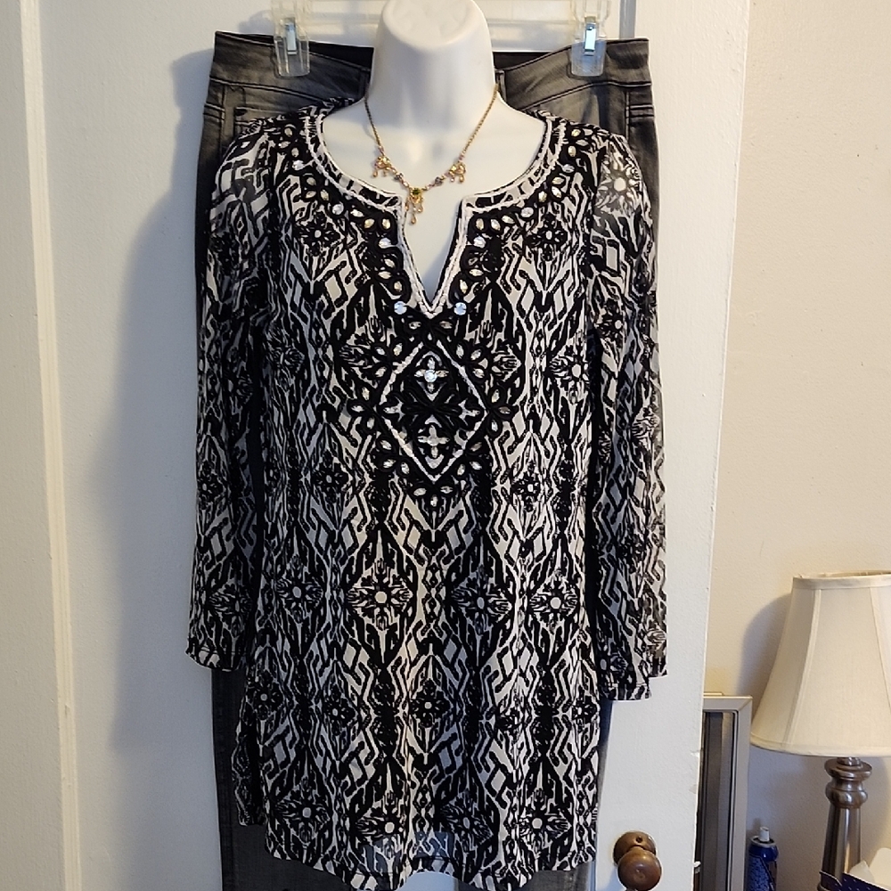 INC Women's embellished black and White Patterned Tunic Top Size Small